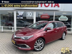 Toyota Auris Touring Sports - 1.8 Hybrid Freestyle Lava red parelmoer, parkeersensoren voor en achter, stoel verwarming,