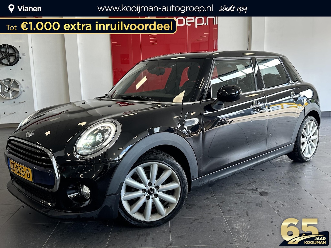 MINI Cooper - Mini 1.5 Chili Serious Business Cruise Control , Parkeersensoren achter , Bluetooth , Star - AutoWereld.nl