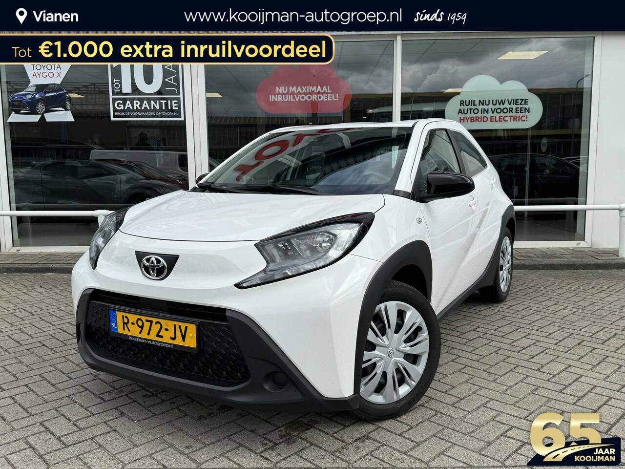 Toyota Aygo X - 1.0 VVT-i MT Play Apple Carplay / Android auto, Achteruitrijcamera, Airco, Adaptive cruise - AutoWereld.nl