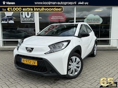 Toyota Aygo X - 1.0 VVT-i MT Play Apple Carplay / Android auto, Achteruitrijcamera, Airco, Adaptive cruise