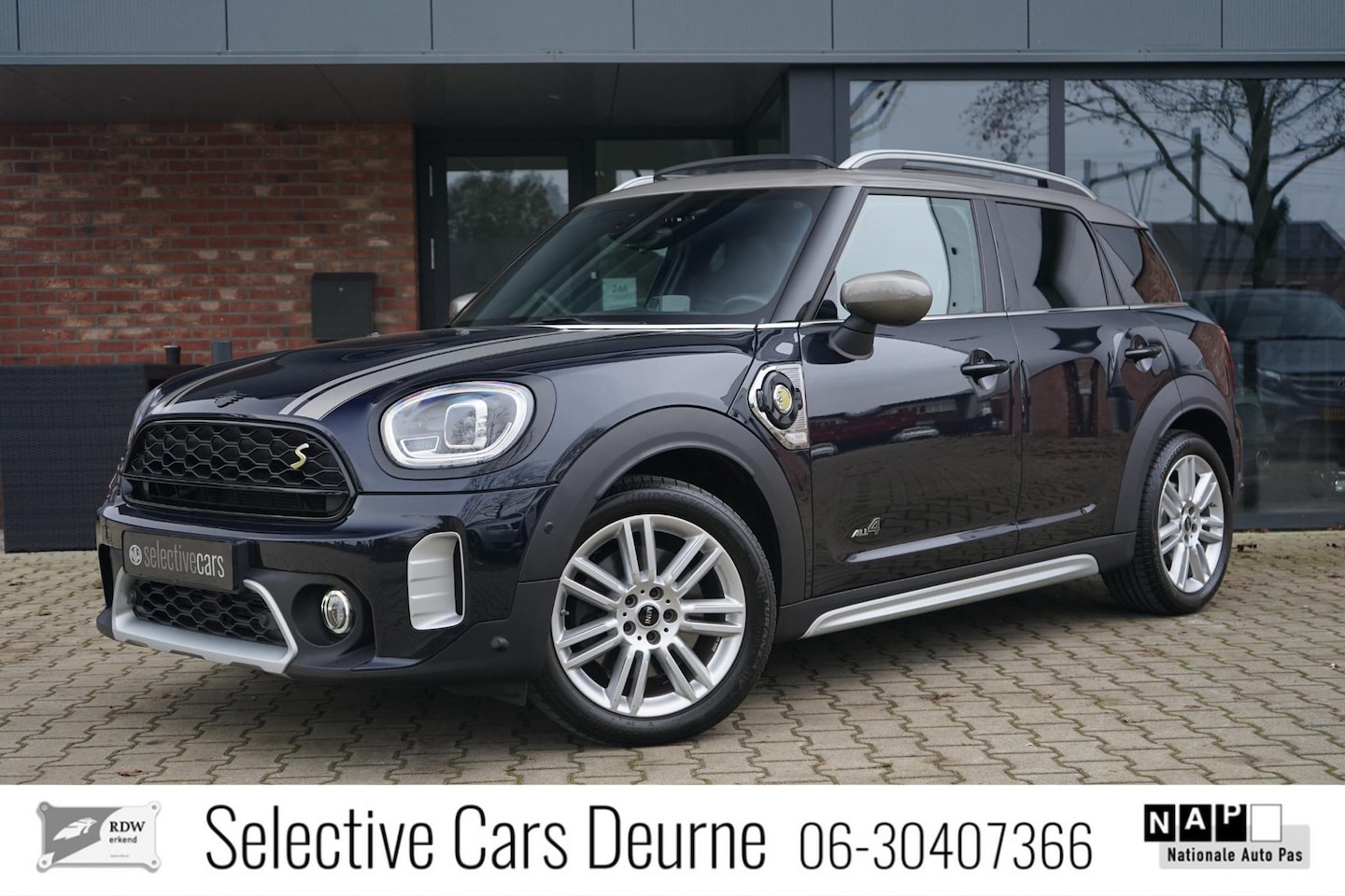 MINI Countryman - Cooper SE ALL4 , Pano, V/C, Camera, H/U, Garantie. - AutoWereld.nl