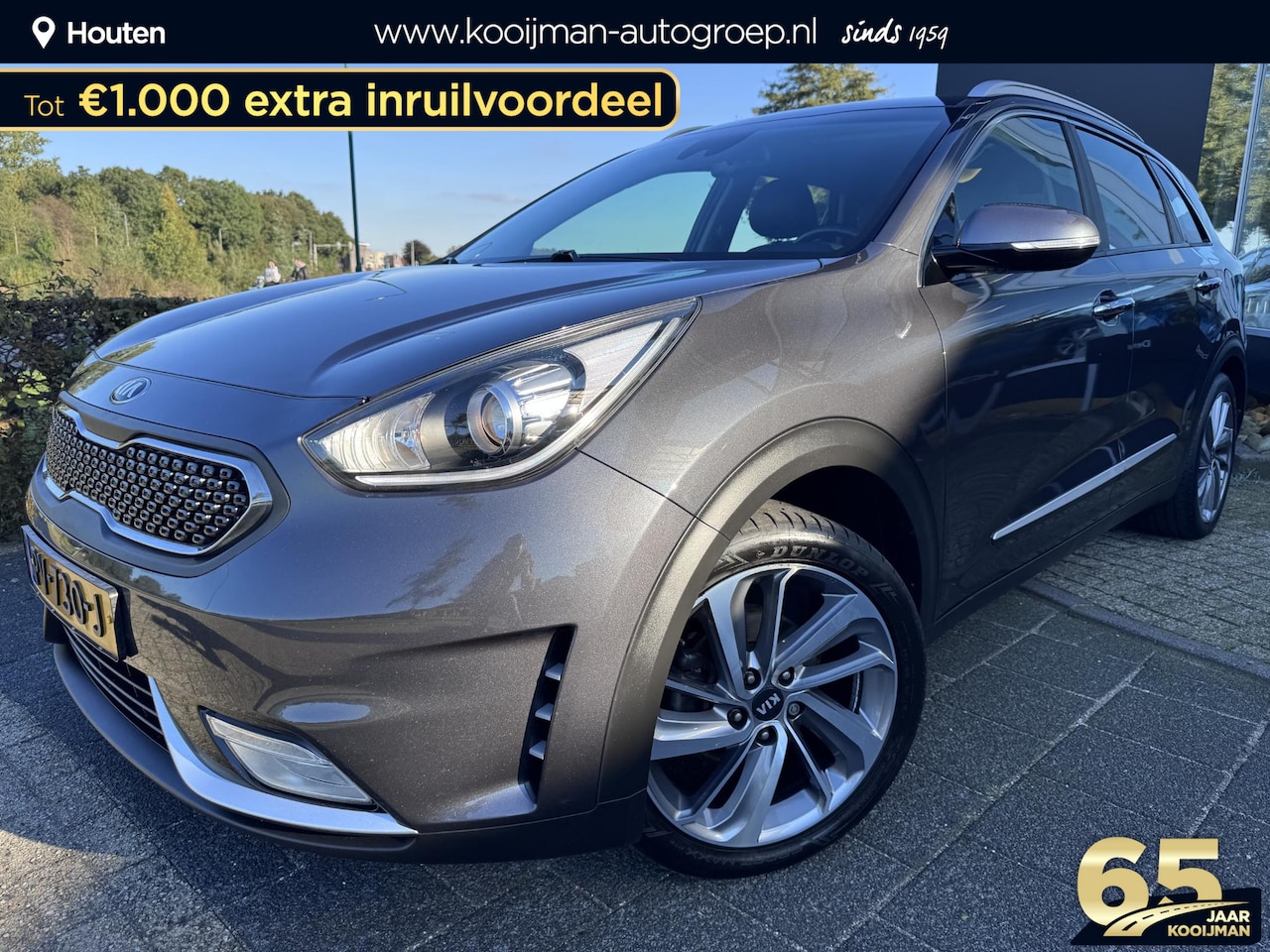 Kia Niro - 1.6 GDi Hybrid DynamicLine Travel Connect | Lederen Bekleding | Dealer Onderhouden | 18-in - AutoWereld.nl