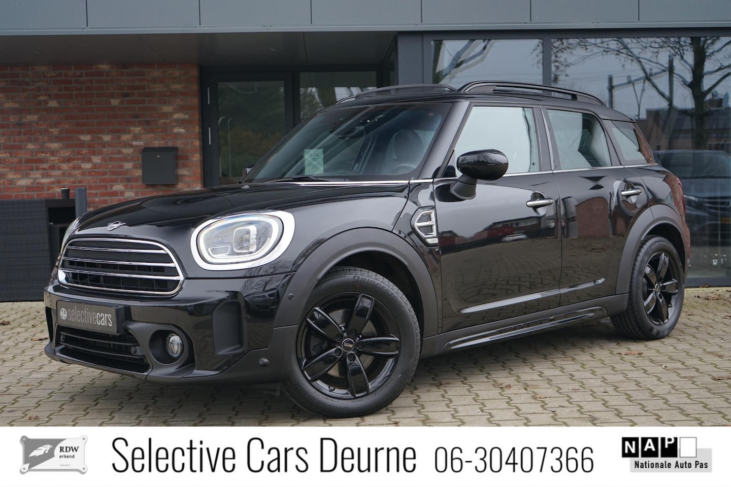 MINI Countryman - 1.5 Cooper 1.5 Cooper, Pano, V/C, Leder, Garantie, Camera, 17''Lm. - AutoWereld.nl