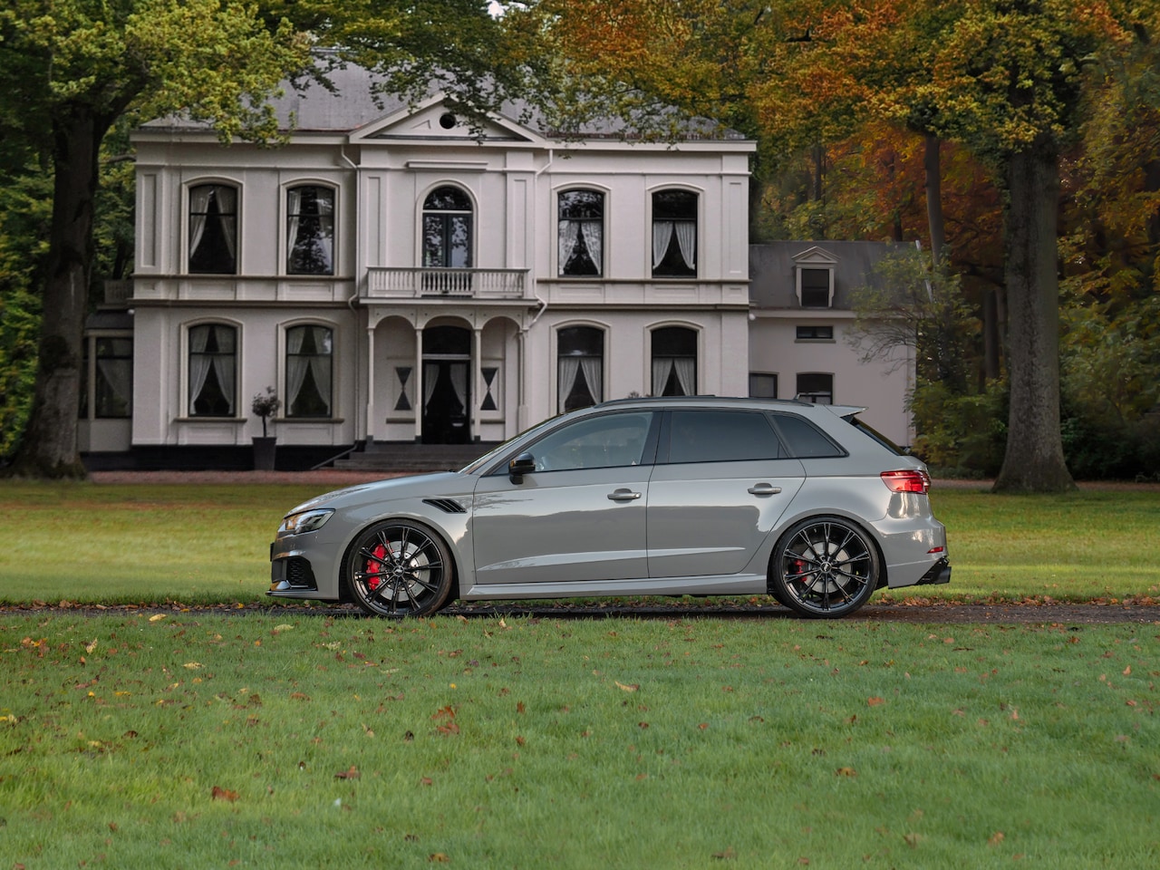 Audi RS3 - Sportback ABT 470pk | Pano-dak | 2e eigenaar | Bang & Olufsen - AutoWereld.nl