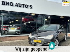 Opel Astra - 1.6 Cosmo CLIMA_NAVI_LEDER_NAP