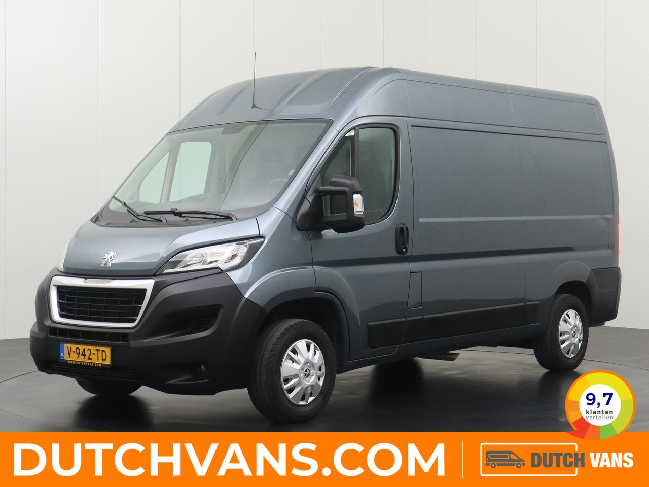 Peugeot Boxer - 2.0BlueHDI 130PK L2H2 Premium | Airco | Cruise | Trekhaak | 3-Persoons - AutoWereld.nl