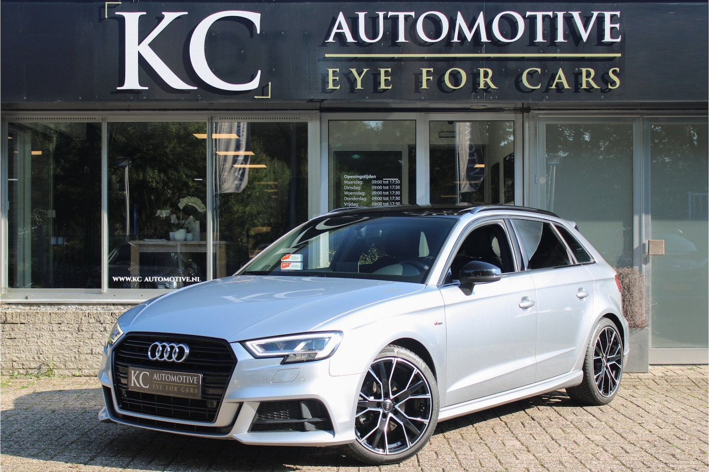 Audi A3 Sportback - 35TFSi Aut. 3x S-Line | Black Pack | Pano - AutoWereld.nl