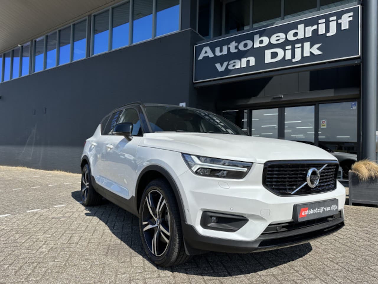 Volvo XC40 - 1.5 T5 Recharge R-Design Expression - AutoWereld.nl