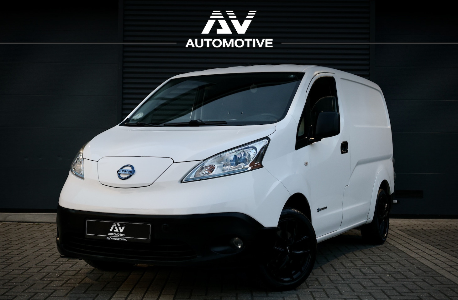 Nissan e-NV200 - 24 kWh | Airco | Camera | Stuur- en stoelverwarming | Trekhaak | Bluetooth | Nieuwe APK | - AutoWereld.nl