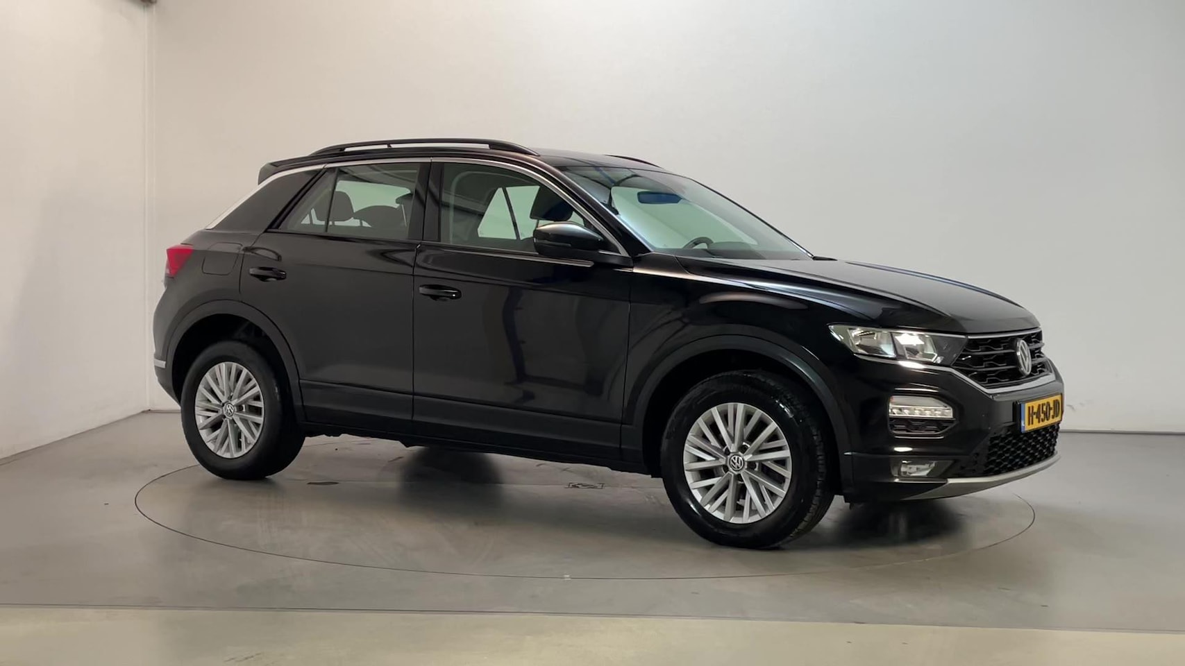 Volkswagen T-Roc - 1.0 TSI 116pk Style Camera Navigatie DAB+ Parkeersensoren - AutoWereld.nl