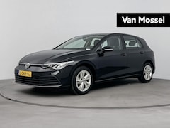 Volkswagen Golf - 1.0 TSI Life Navigatie | Parkeersensoren Voor/Achter | 16 Inch Velgen | Airco |