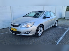 Opel Astra - 1.7 CDTi Cosmo