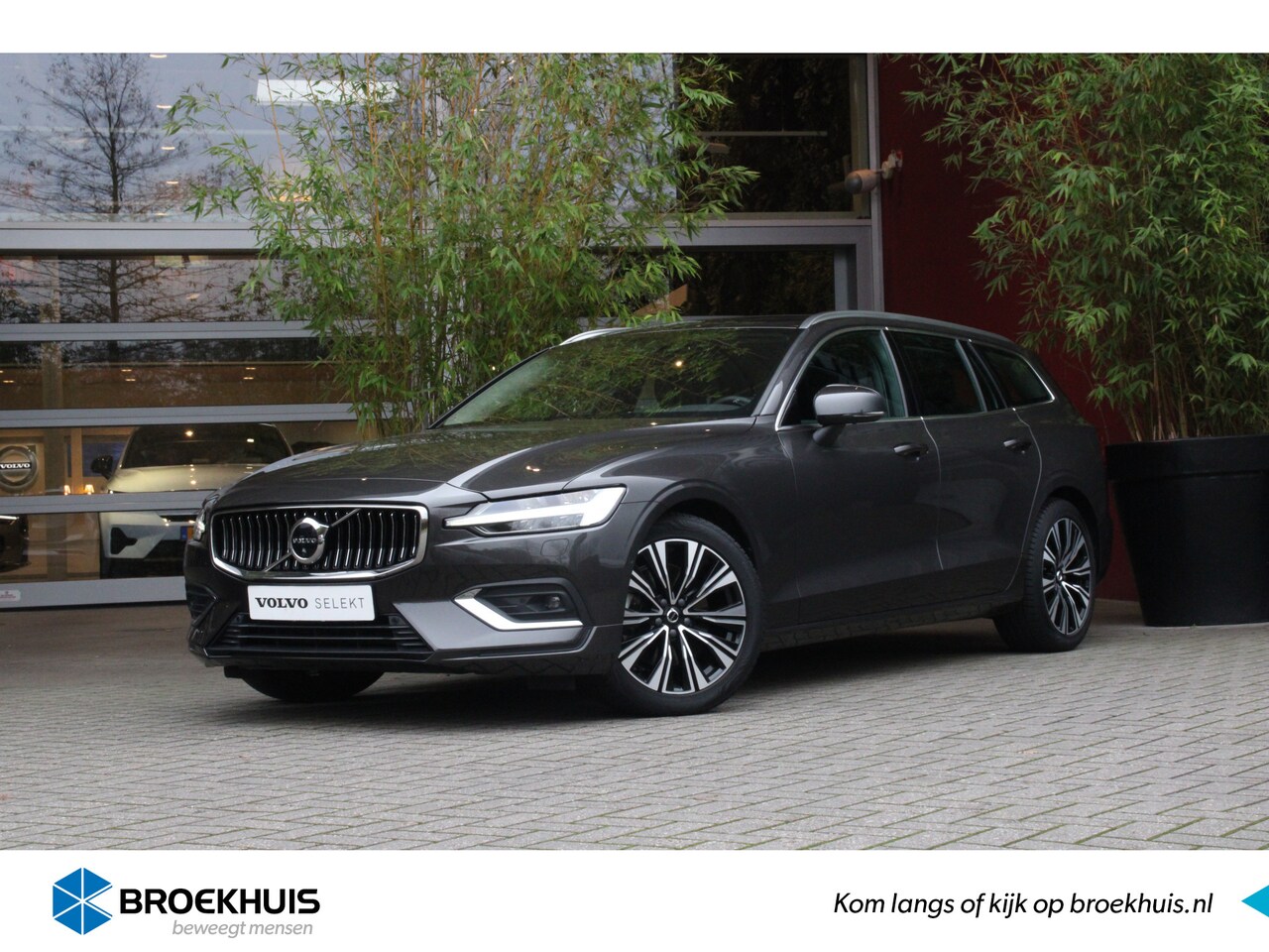 Volvo V60 - 2.0 B3 Automaat Plus Bright | Trekhaak | 360 Camera | Stuur/stoelverwarming | Adaptive Cru - AutoWereld.nl