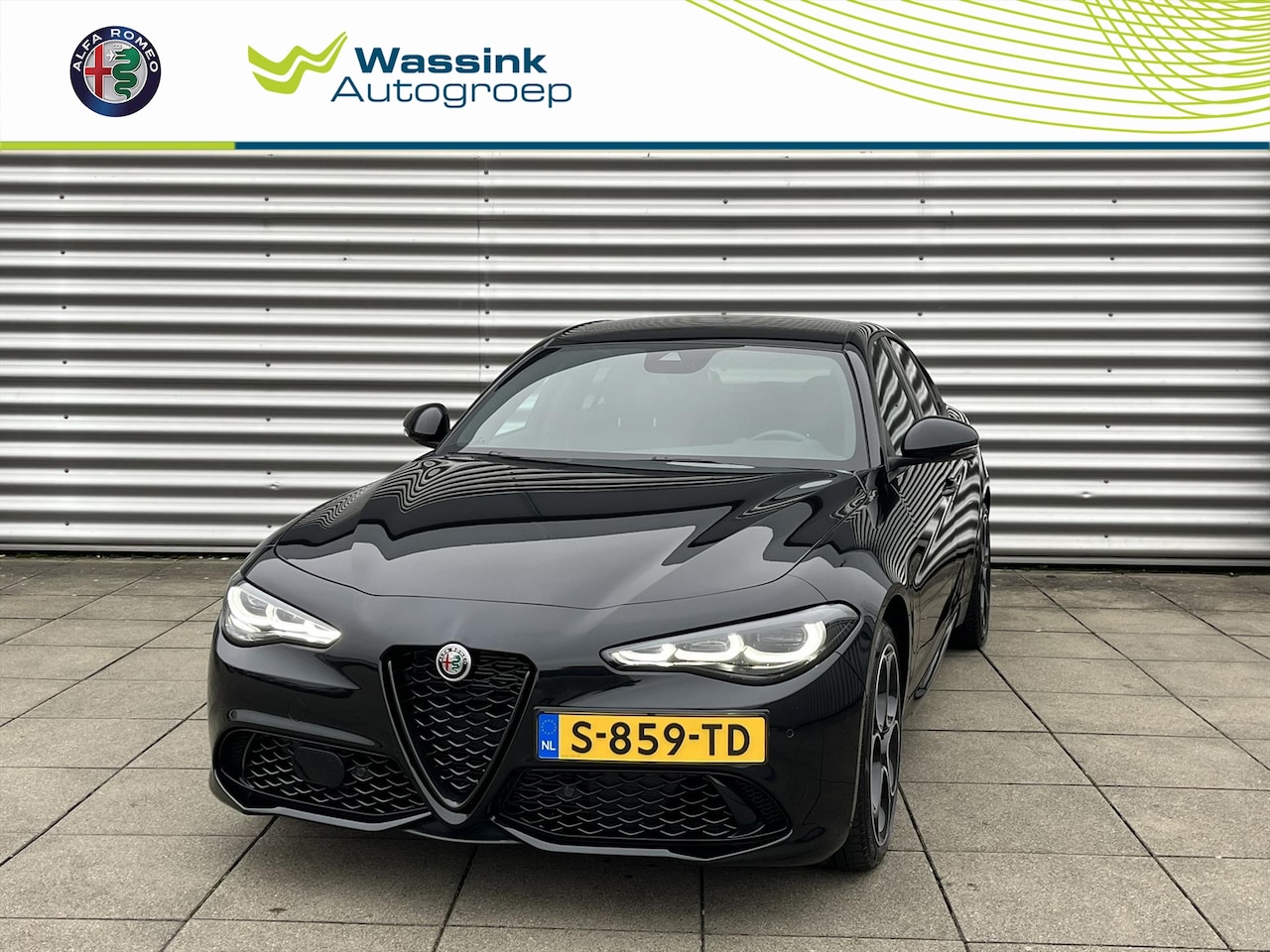 Alfa Romeo Giulia - 2.0T 280pk AWD | 19'' LM Velgen | Navigatie | Achteruitrijcamera - AutoWereld.nl