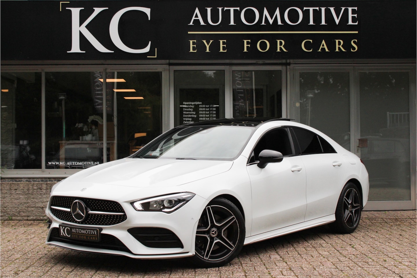 Mercedes-Benz CLA-Klasse - 200 Business AMG Night | Pano | Camera | Parel - AutoWereld.nl