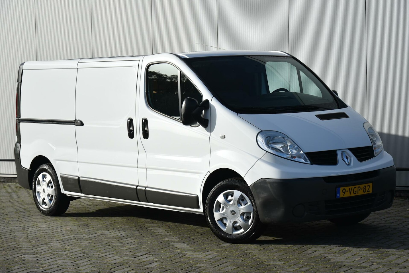 Renault Trafic - bestel 2.0 dCi T29 L2H1 Lang Trekhaak - AutoWereld.nl