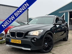 BMW X1 - sDrive18i EXE | ECC | LMV | Leer | Navi I Pano