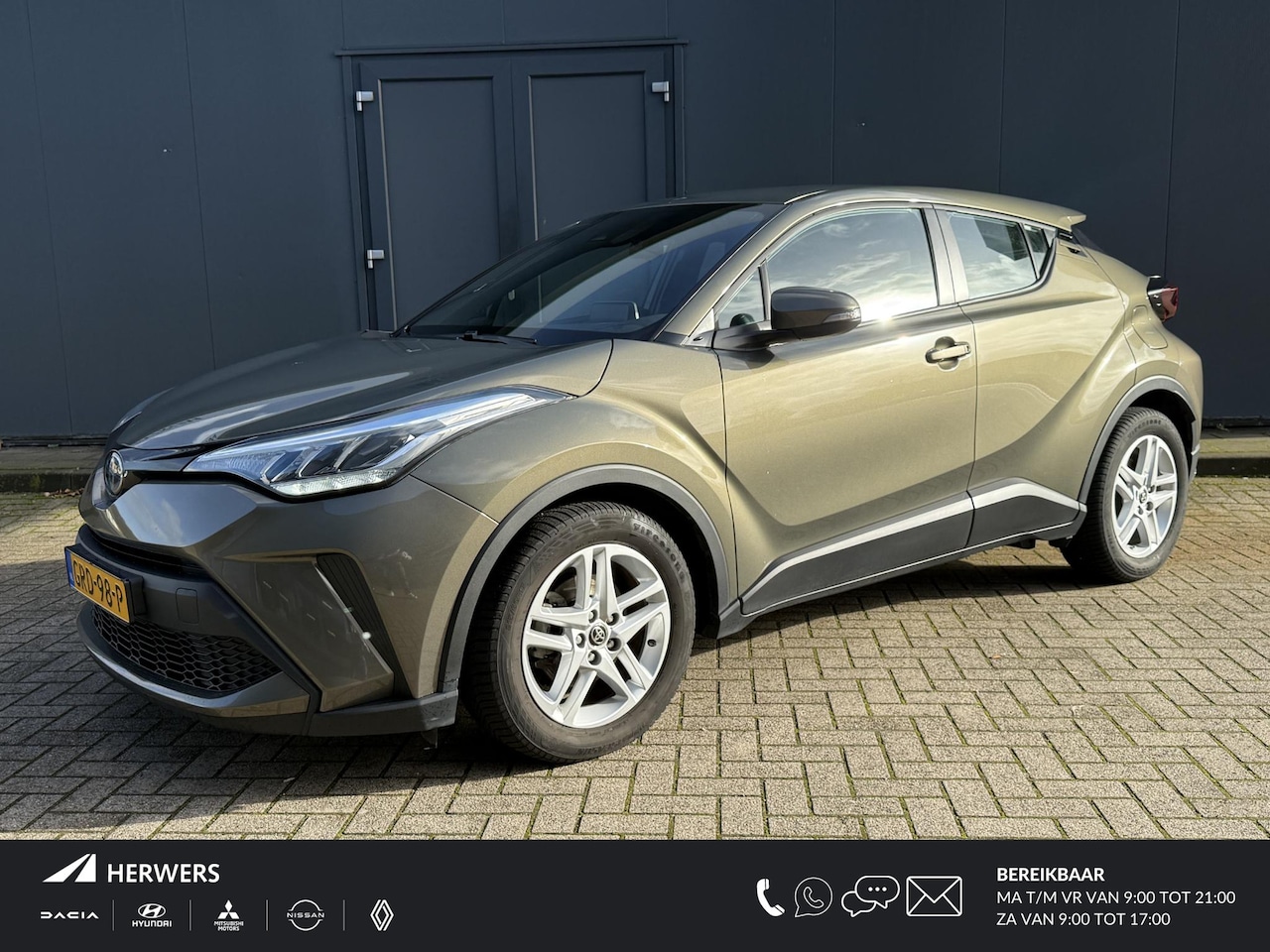 Toyota C-HR - 1.8 Hybrid Dynamic / Achteruitrijcamera / Navigatie / Cruise Control / Airco / DAB / Bluet - AutoWereld.nl