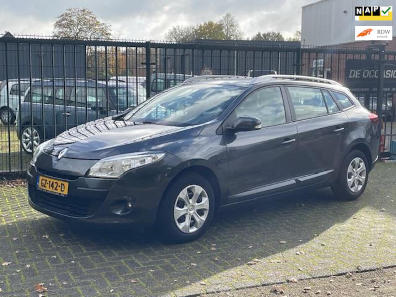 Renault Mégane Estate - 1.6 Parisienne station - AutoWereld.nl