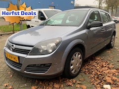 Opel Astra - 1.6 Essentia|5 Deurs|Airco|