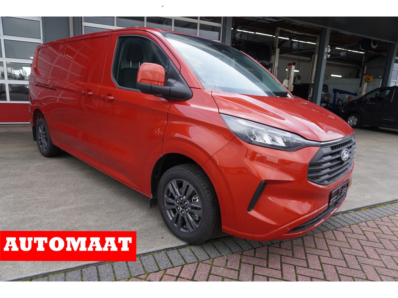 Ford Transit Custom - 320L 2.0 TDCI 170PK L2H1 Limited Automaat Nr. V058 | Adap.Cruise | Navi | Airco | Camera - AutoWereld.nl