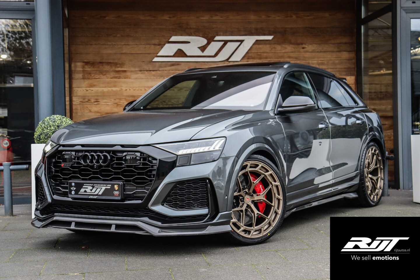 Audi RSQ8 - 4.0 V8 TFSI quattro Carbon Aeropackage **Keramisch/Massage/360/4WS/B&O Tweeters** - AutoWereld.nl