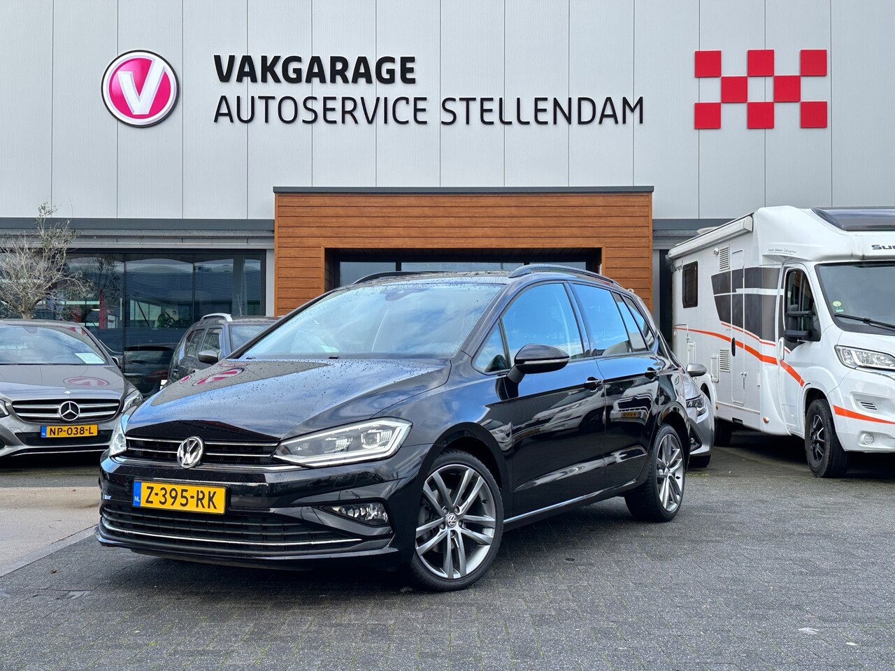 Volkswagen Golf Sportsvan - 1.5 TSI ACT Comfortline|131pk|Camera|Panoramadak|Trekhaak|Carplay - AutoWereld.nl