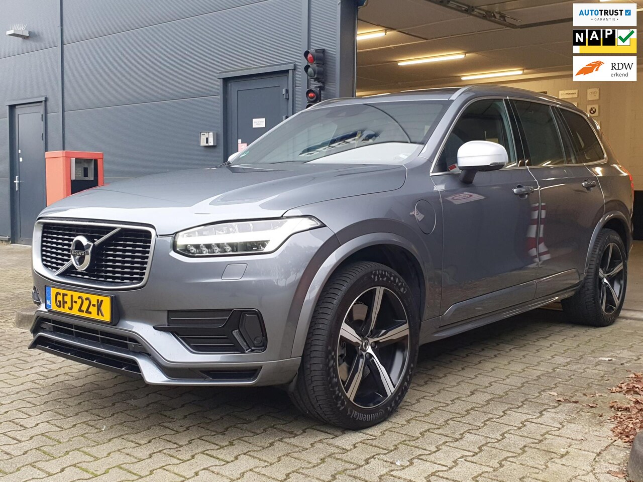 Volvo XC90 - 2.0 T8 Twin Engine AWD Inscription R-Design / PANO / HEAD-UP / 360CAM / KEYLESS / LEDER / - AutoWereld.nl