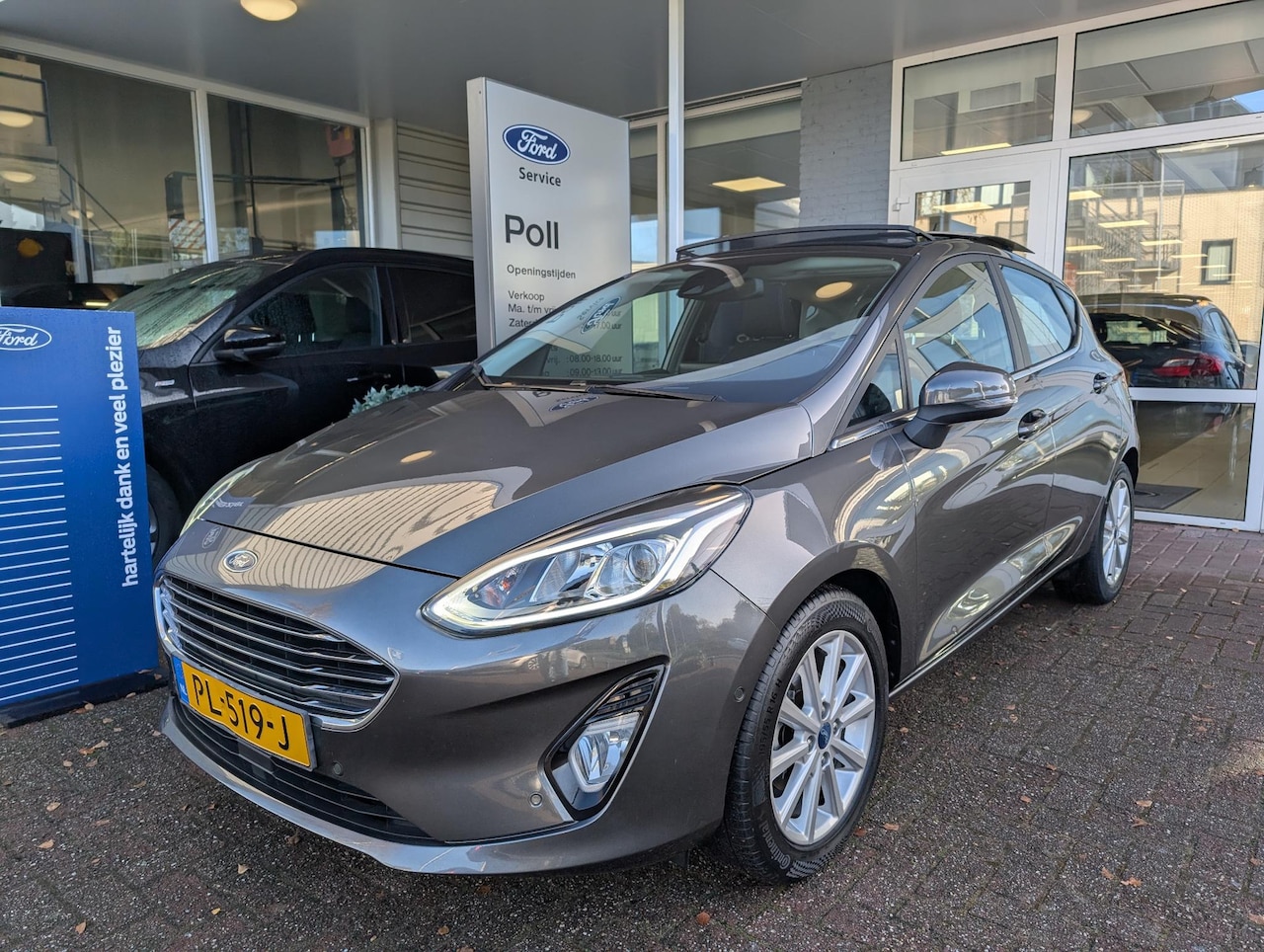 Ford Fiesta - 1.0 EcoBoost Titanium Panoramadak Camera Adap Cruise B&O Voorruitverwarming Parking pack - AutoWereld.nl