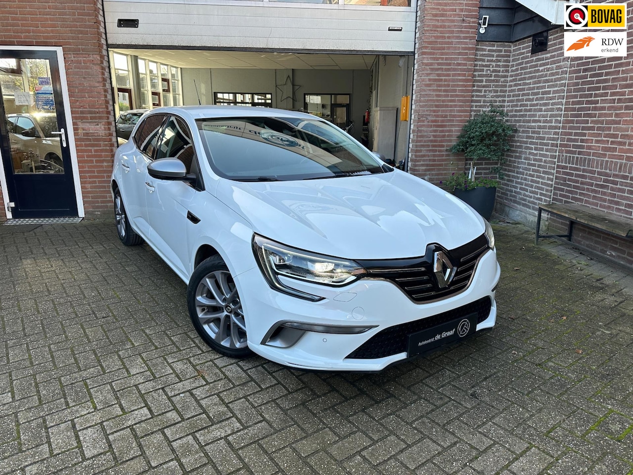 Renault Mégane - 1.2 TCe GT-Line AUTOMAAT|CARPLAY/CRUISE/PDC/SPORT - AutoWereld.nl