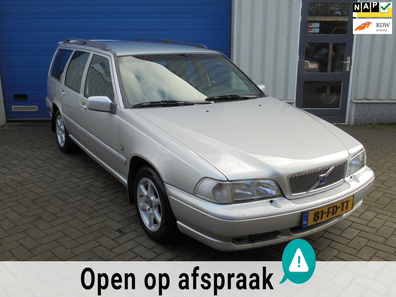 Volvo V70 - 2.4 Europa APK 18-09-2025 LEZEN - AutoWereld.nl