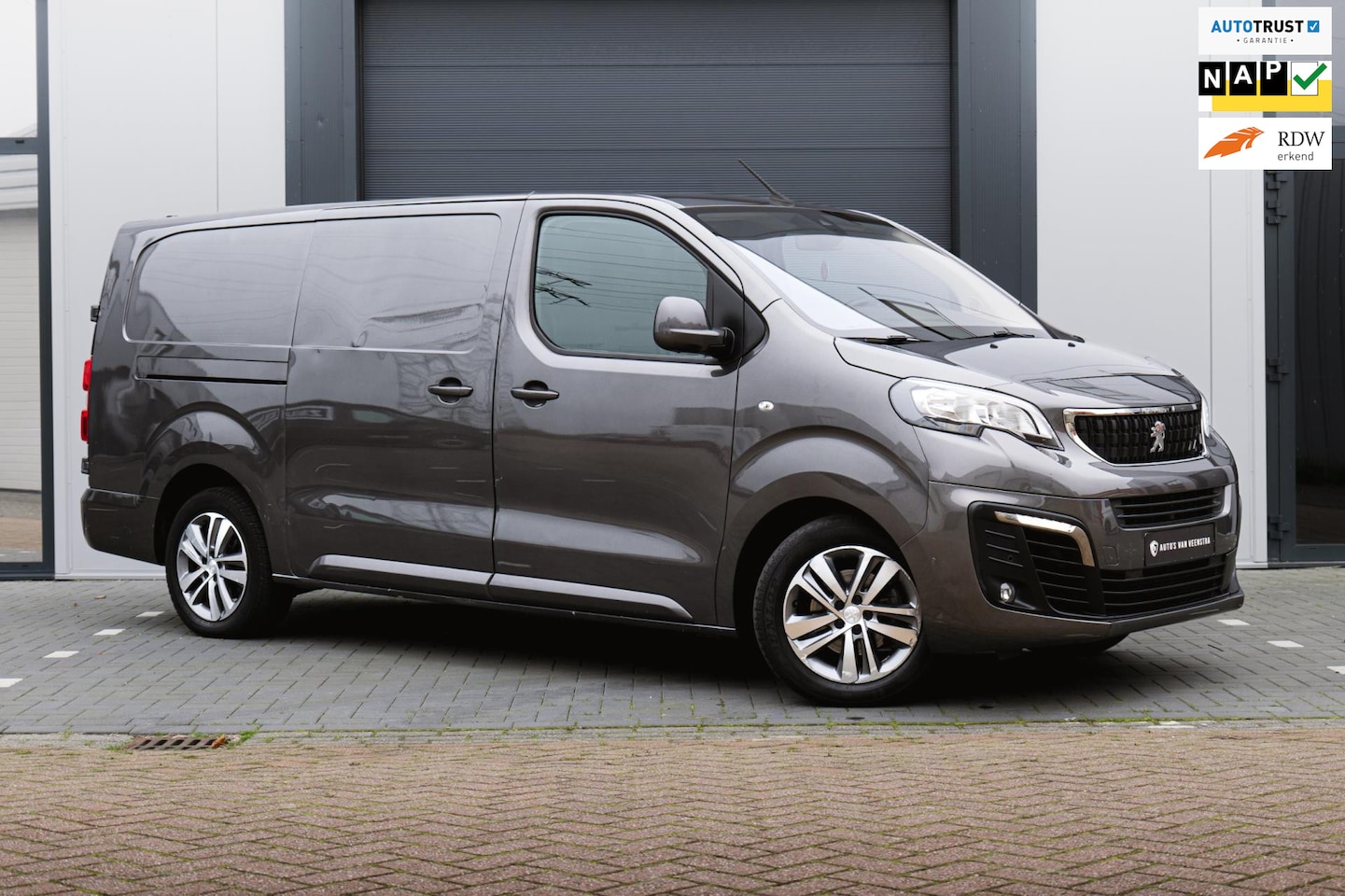 Peugeot Expert - 2.0 BlueHDI 180 PK | AUTOMAAT | L3 | Trekhaak | - AutoWereld.nl