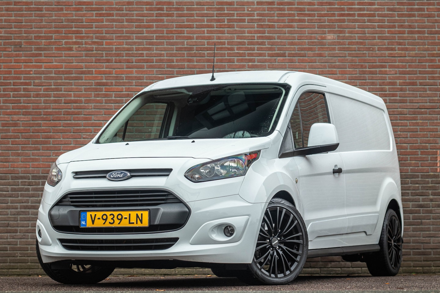 Ford Transit Connect - 1.5 TDCI 101PK Autm. L2 Trend Camera, Clima, Cruise, LMV 18'', Navi, PDC, Trekh. - AutoWereld.nl