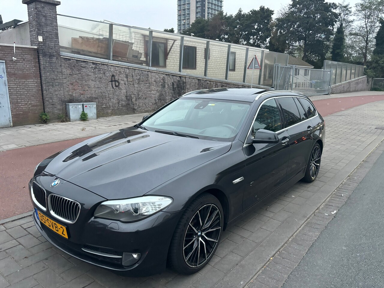 BMW 5-serie Touring - 525d High Executive M-Velgen Pano - AutoWereld.nl