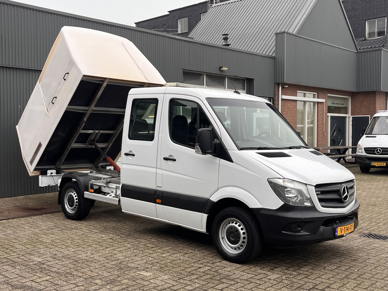 Mercedes-Benz Sprinter - 311 2.2 CDI 366 DC Automaat Veegvuilkipper Kipper Airco Navigatiesysteem Telefoonverbindin - AutoWereld.nl