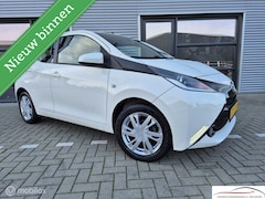 Toyota Aygo - 1.0 VVT-i x-play CAMERA AIRCO LMV