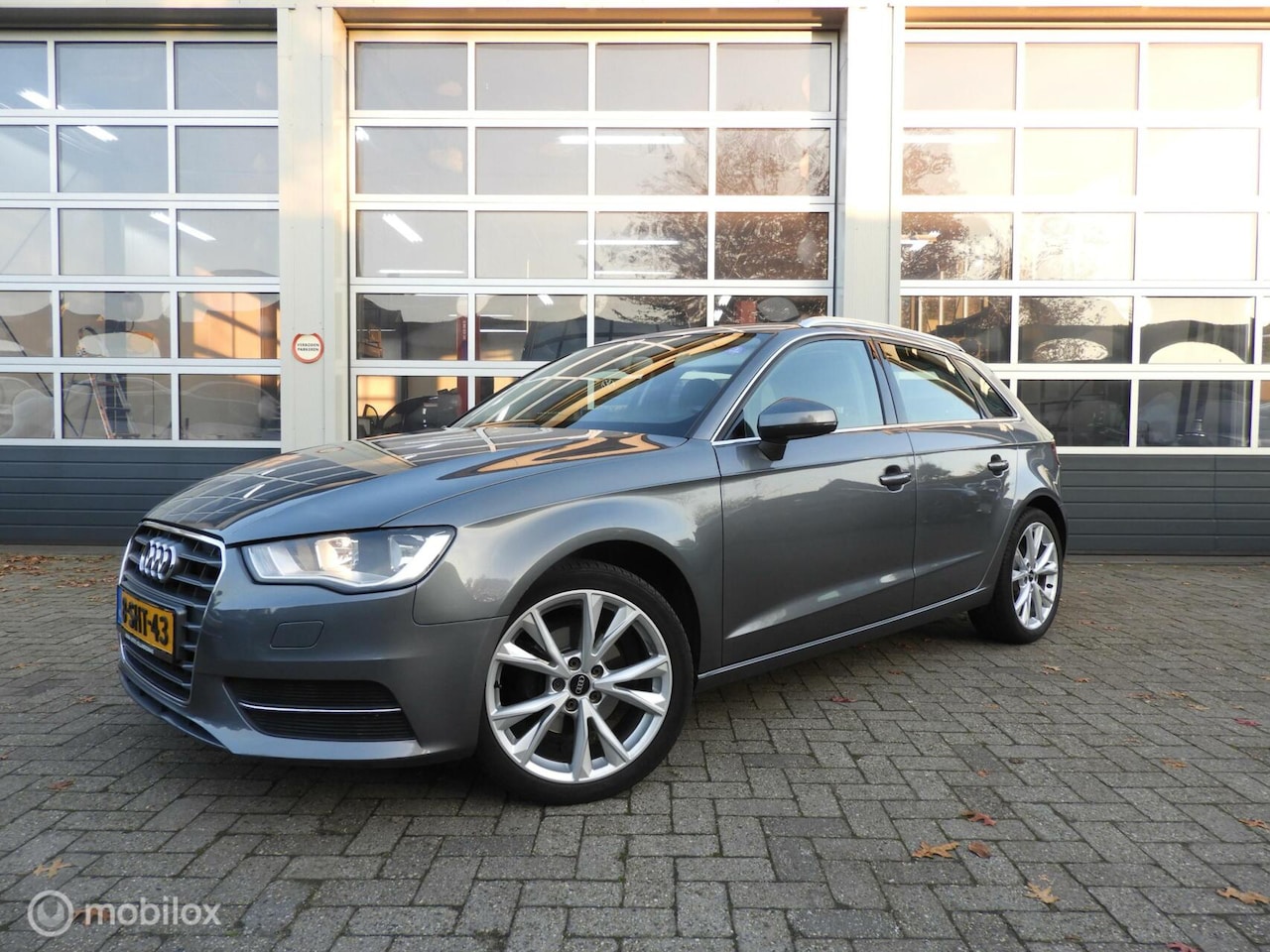 Audi A3 Sportback - 1.2 TFSI Attraction Pro Line plus 1.2 TFSI Attraction Pro Line plus - AutoWereld.nl