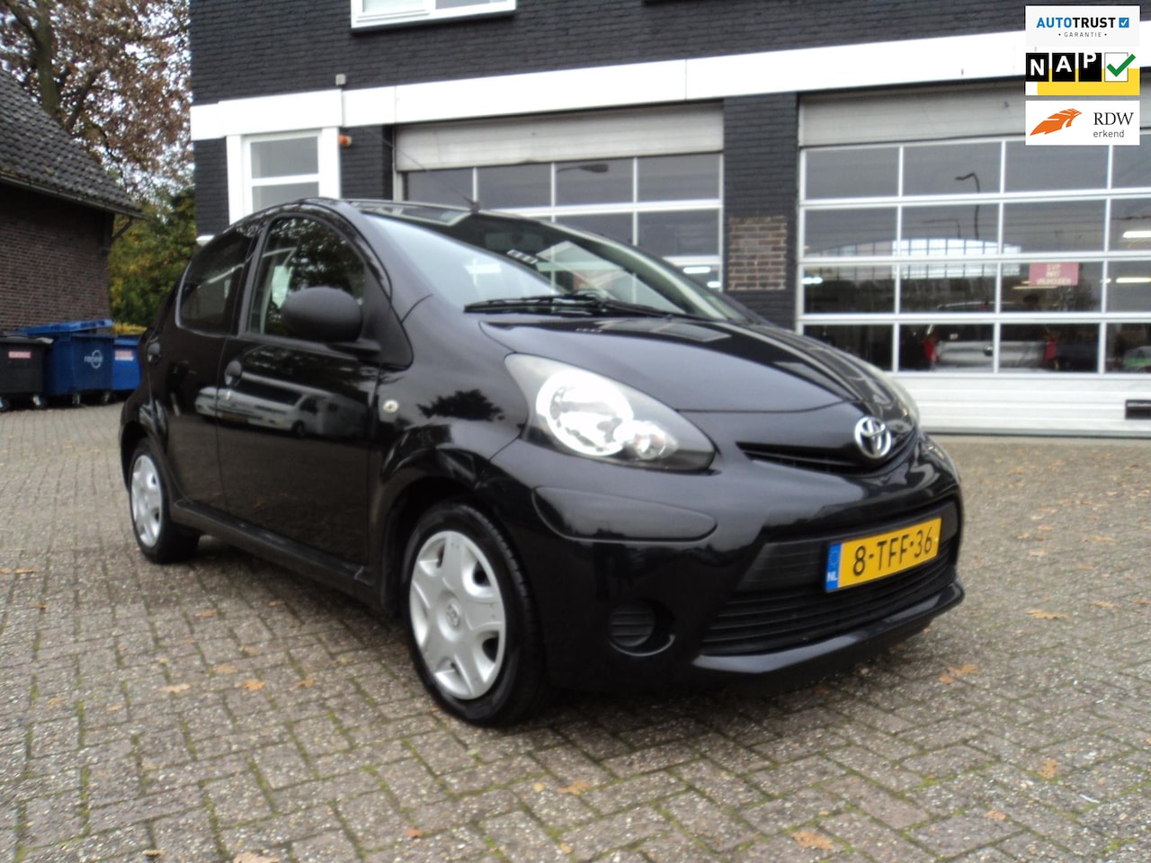 Toyota Aygo - 1.0 VVT-i Now CPV Airco Elekt. Ramen - AutoWereld.nl