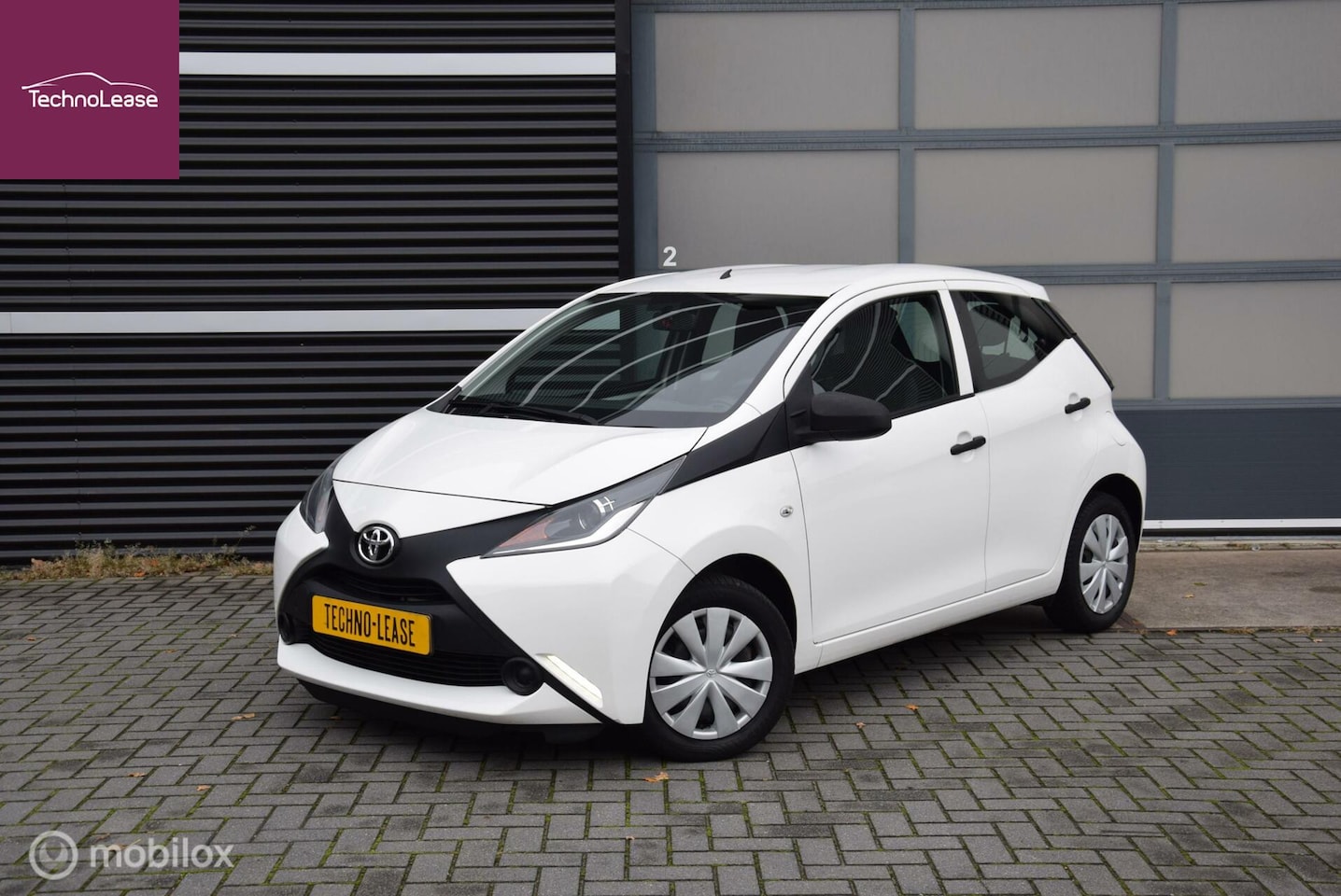 Toyota Aygo - 1.0 VVT-i x-Fun Airco & Bluetooth - AutoWereld.nl