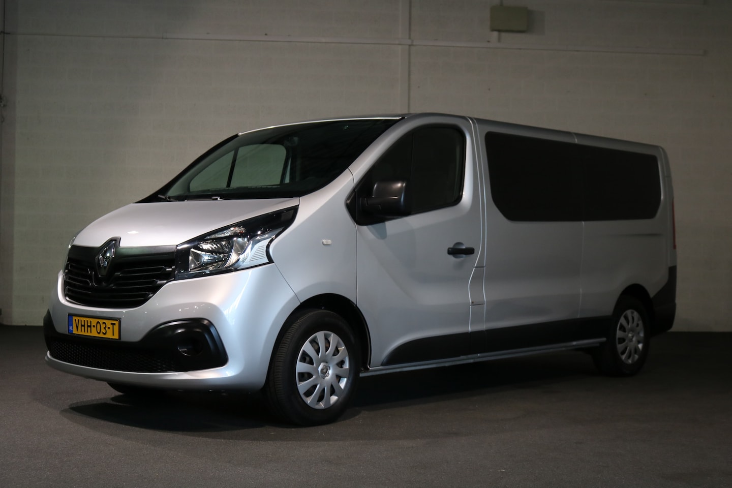 Renault Trafic - 1.6 dCi L2 H1 DC Airco Navigatie Marge (staat in Wanroij bij vd Broek) - AutoWereld.nl