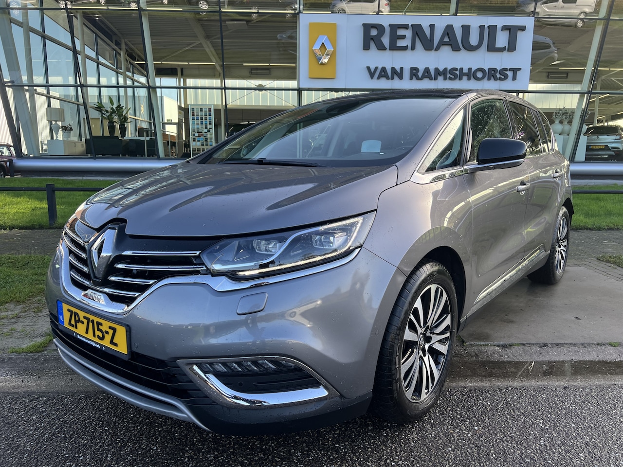 Renault Espace - 1.8 TCe 225pk Initiale Paris 7p. / Dealer onderhouden / Trekhaak / Schuif-Kanteldak / Lede - AutoWereld.nl