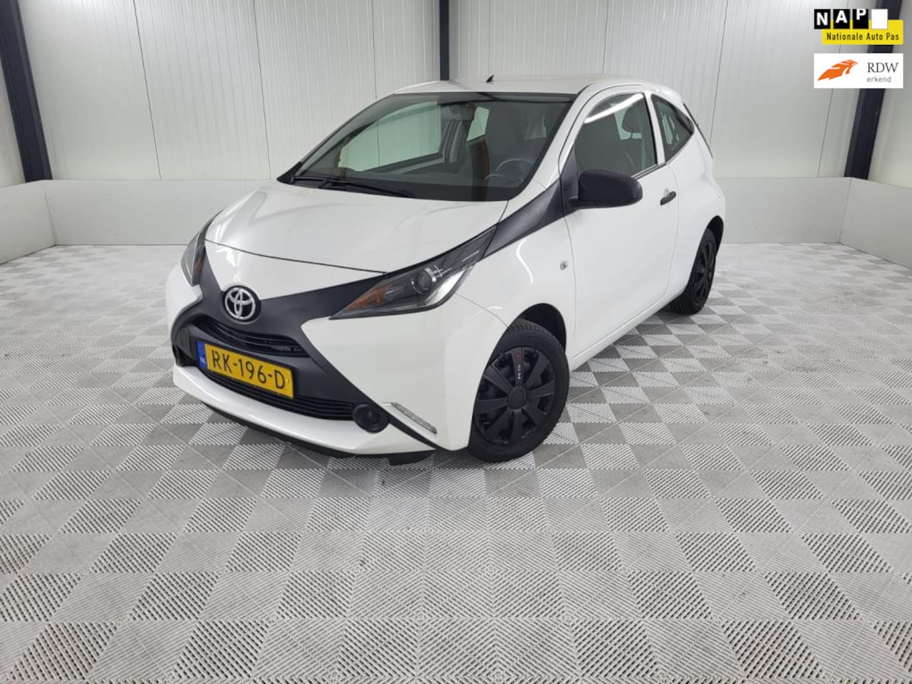 Toyota Aygo - 1.0 VVT-i x-fun 1.0 VVT-i x-fun, Airco - AutoWereld.nl