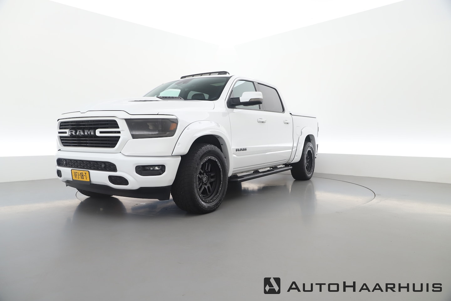 Dodge Ram 1500 - 5.7 V8 4x4 Crew Cab Sport | Widebody | Pano | 360cam | Stoelventi. | Harman Kardon | 20'' - AutoWereld.nl