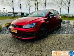 Volkswagen Golf - 2.0 TDI GTD Vampire Red Wrap 3M DyNAUDIo DSG