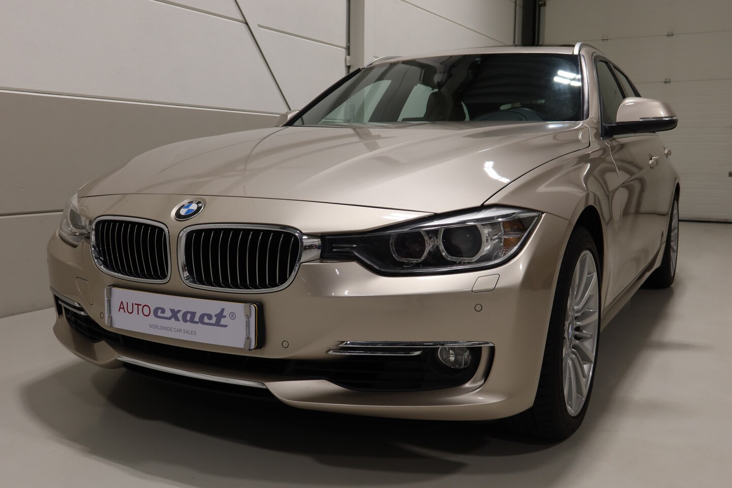 BMW 3-serie Touring - 328i High Executive ketting nieuw - AutoWereld.nl