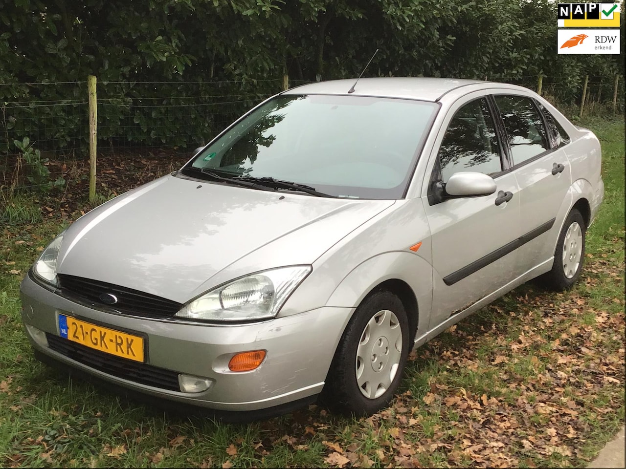 Ford Focus - 1.6-16V Ghia automaat, nieuwe distributie en APK - AutoWereld.nl