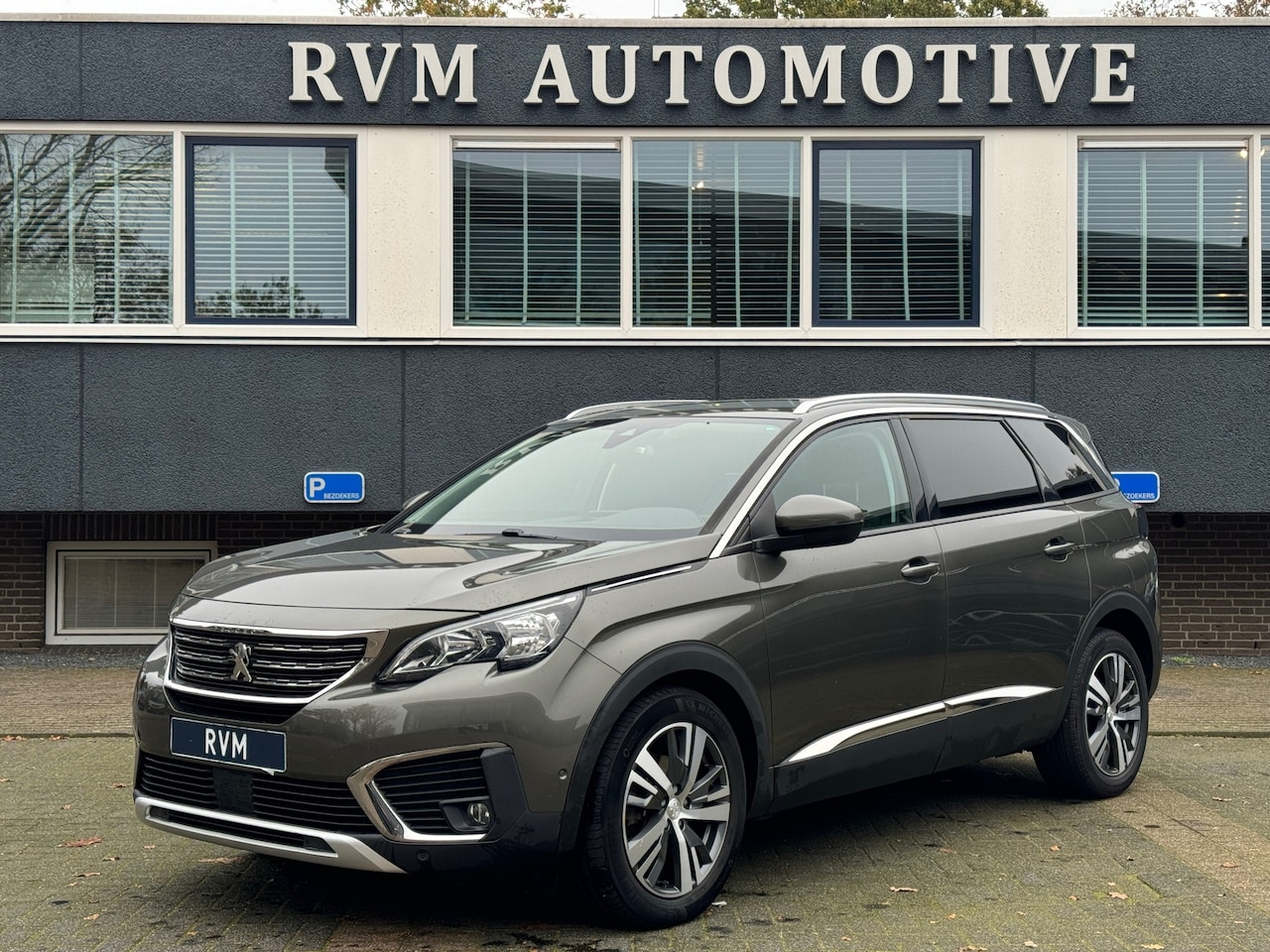 Peugeot 5008 - 1.5 HDI Allure 7 PERSOONS | STOELVERWARMING | CAMERA | NAVI BY CARPLAY | RIJKLAAR INCL. 12 - AutoWereld.nl