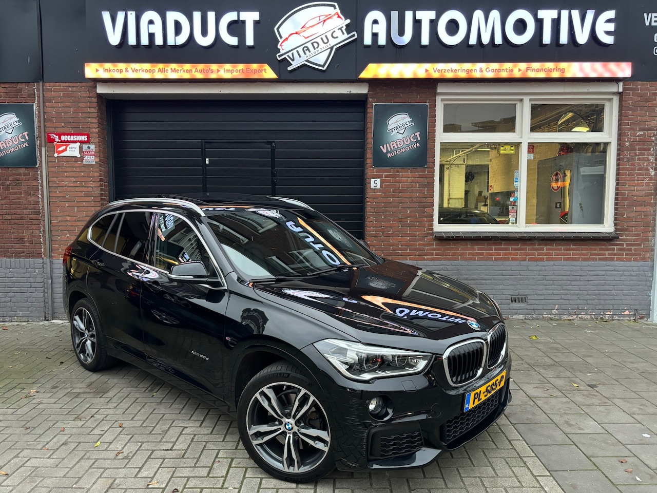 BMW X1 - XDrive20D M-SPORT/1E EIG/PANO - AutoWereld.nl