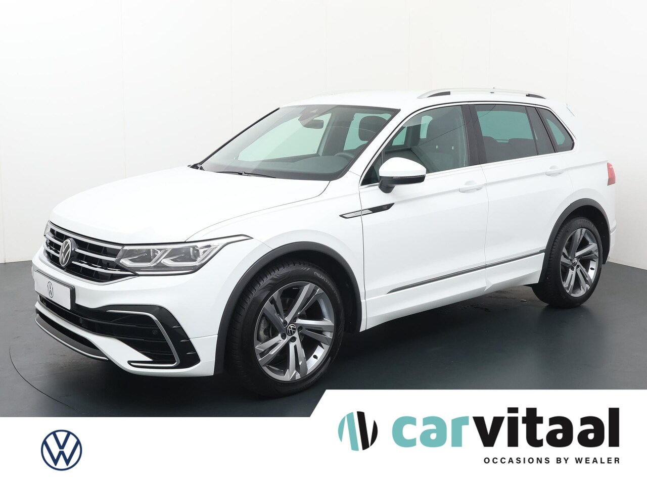 Volkswagen Tiguan - 1.5 TSI R-Line Business+ | 150 PK | Automaat | Navigatiesysteem | LED Matrix verlichting | - AutoWereld.nl