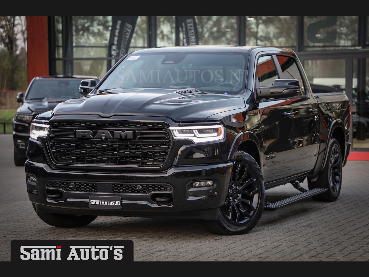 Dodge Ram 1500 - LIMITED NIGHT 540PK 706 Nm 2025 | XB9 | MASSAGE | BOM VOL | CREW CAB | DUBBELE CABINE | GR - AutoWereld.nl